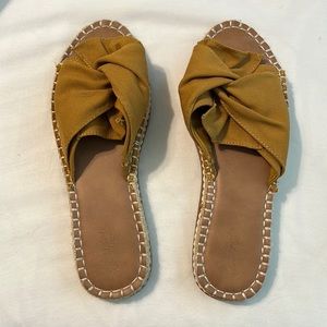 Universal Thread espadrille sandals